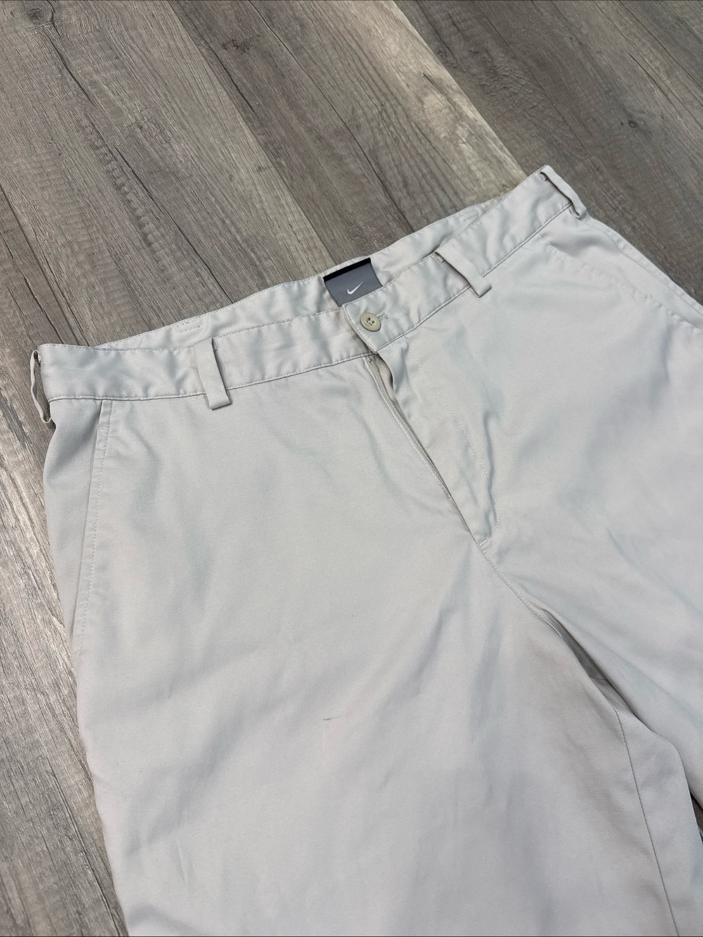 Nike Men's Beige Golf Shorts - Picture 2 of 7